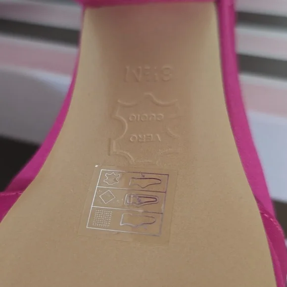 Rsvp Fuchsia satin heels - Picture 9 of 11